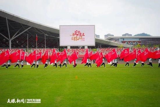 一对猪爸猪妈，扒开铁丝网奋力把它们的孩子拱出来丢给了美子，这一幕让观众感到既悲哀又无奈……美子带着玉子和另一只小猪重返深山，继续过起了安逸的日子，是这部影片最后带给观众还算美好的结尾。